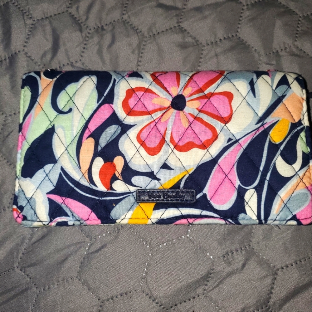 Vera Bradley wristlet with no strap